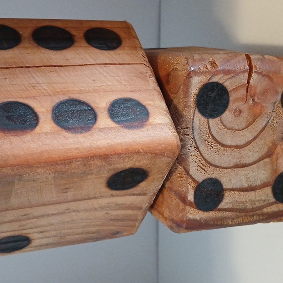 Pair Wooden Vtg‎ Folk Art Dice - Picture 6 of 6